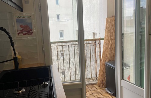 Quartier de Becon Apartment | Bright & Modern Studio with Large Terrace Near La Défense & St Lazare