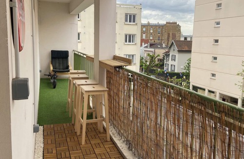 Quartier de Becon Apartment | Bright & Modern Studio with Large Terrace Near La Défense & St Lazare