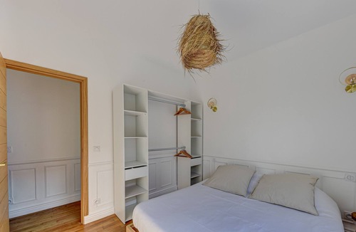 Epinettes Apartment | Bright Parisian apartment near the metro