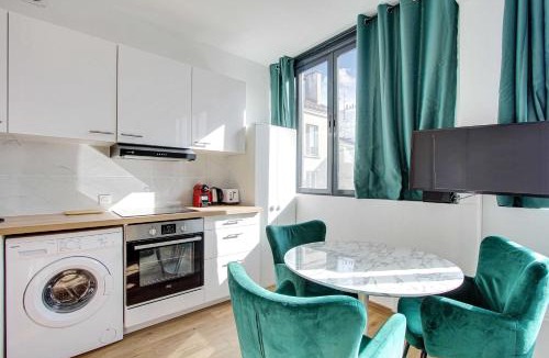 Belleville Apartment | Bright studio-2P-4P-4P-Parc des Buttes Chaumont