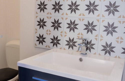 Le Bourget Apartment | Bright studio-Netflix