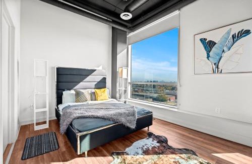 York University Heights Hotel | Bright Suites Finch West steps to Metro