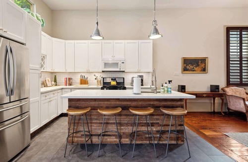 Faubourg Lafayette Villa | Bright Victorian House w Heated Pool 6br|4ba