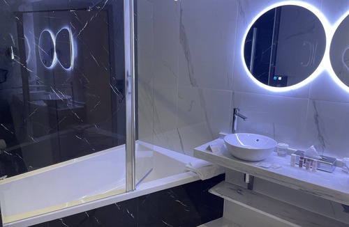 Thiais Hotel | Brit Hotel Paris Orly