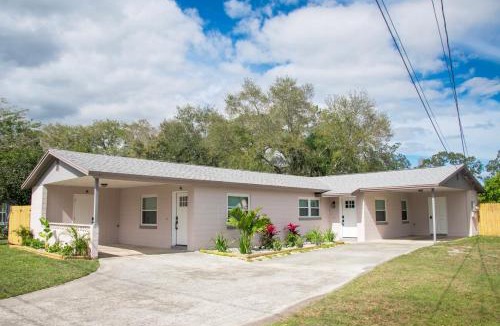 Pine Castle House | Buchanon Bungalows