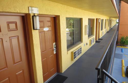 West Colonial Hotel | Budget Inn Of Orlando