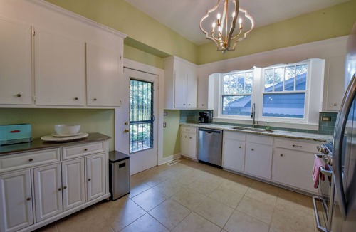 Northport House | Bungalow on Main - Book for Football Season!