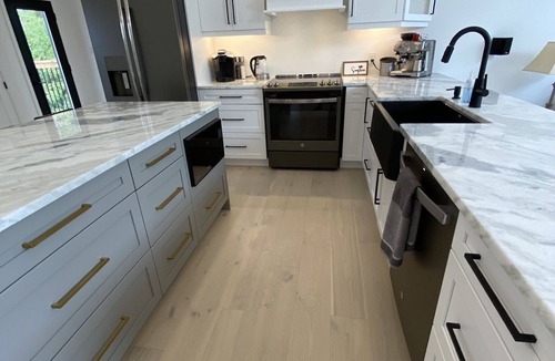 Lambton Shores House | Burwell Hideaway Nordic Spa *HOT TUB * Sauna* Pool Table * Fireplace *