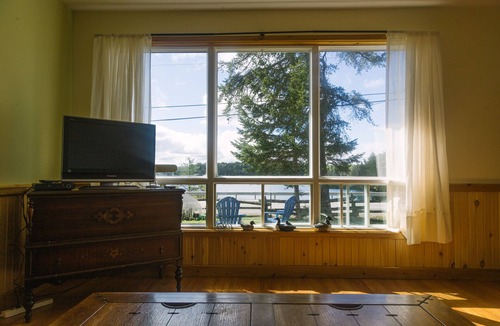 Timiskaming District Cottage | C1 Lakefront Cottage - Nature Getaway in Peaceful Northern Ontario