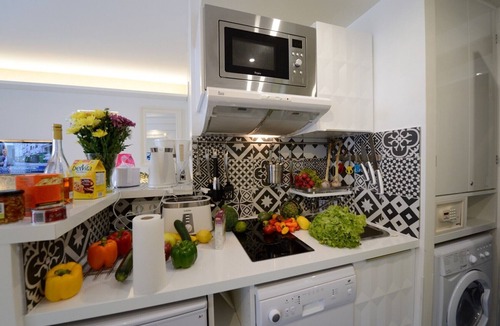 3rd Arrondissement Apartment | C2G White moon