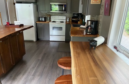 Unorganized Centre Parry Sound Cottage | Private Lakefront Cottage on Deer Lake