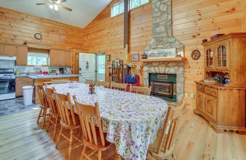 Petersburg Cabin | Cabin Comfort Near PSU! Fire Pit & On-Site Trails