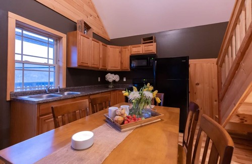 Oneida Cabin | Cabin, cottage, fishing, hunting, trails, creek, ponds, nature