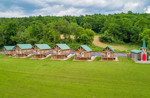 Oneida Cabin | Cabin, cottage, fishing, hunting, trails, creek, ponds, nature