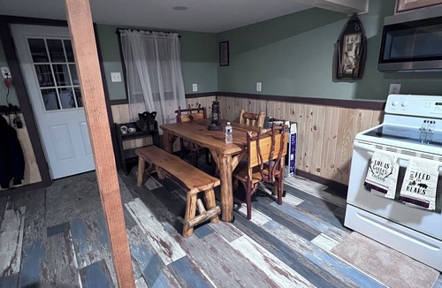 Benezette Cabin | cabin with hot tub in Benezette - Perfect for a cozy getaway
