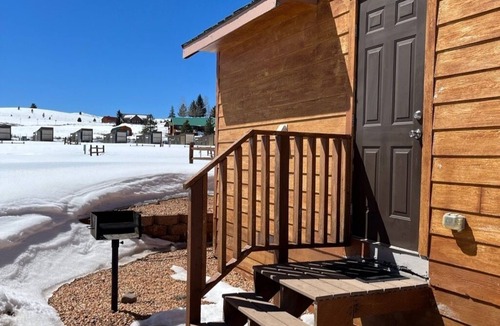 Mammoth Creek Cabin | Cabins by Panguitch Lake: Where Rustic Charm Meets Amazing Fishing!