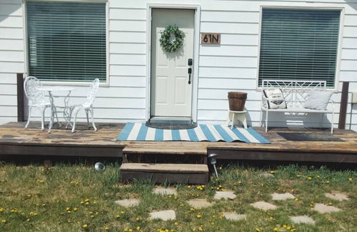 Hatch Cottage | Callie's Cottage- Cottage stay between Bryce and Zion