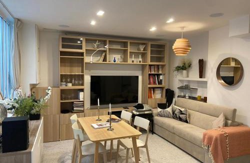 11th Arrondissement Apartment | Calm & Charming Atelier in Paris