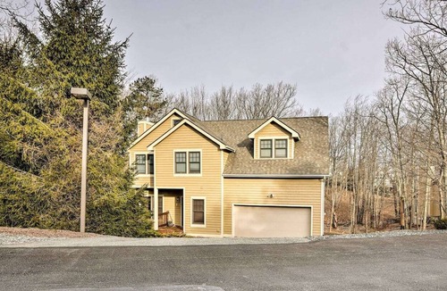 Tannersville Cottage | Camelback Mountain Home—close to ski and water park