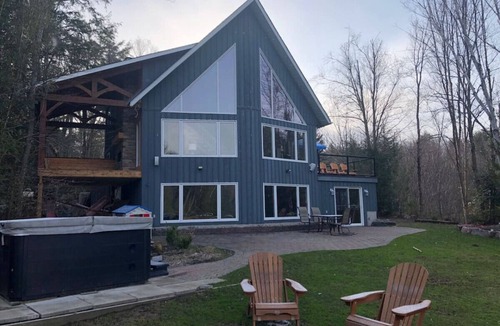 Kearney Cottage | Camp David Beautiful five bedrooms Private beach