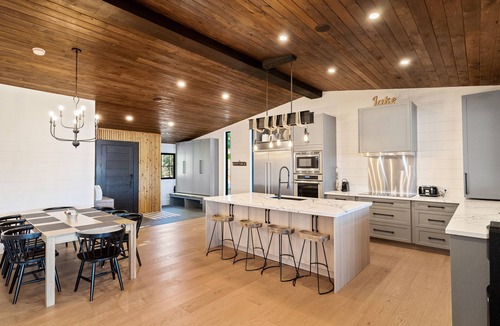 Rosseau Cottage | CAMP KAHSHE | Luxury Beachfront Muskoka Cottage Rental