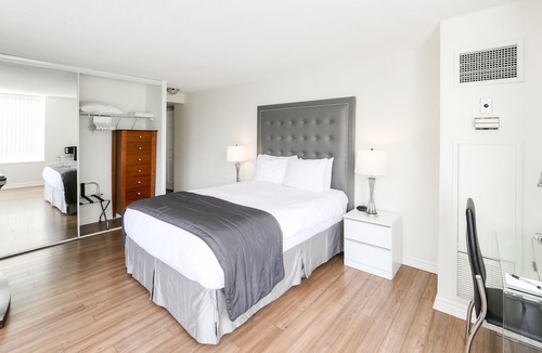 Bay Street Corridor Apartment | Canada Suites on Bay