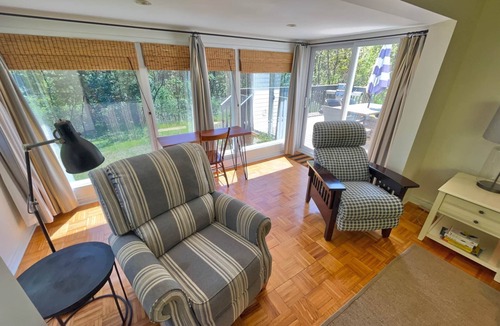 Newboro House | Canalman’s Cottage | Historic Lockside Retreat