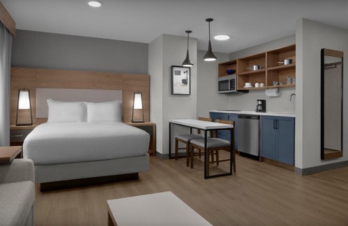 Southpoint Hotel | Candlewood Suites Jacksonville Southpoint