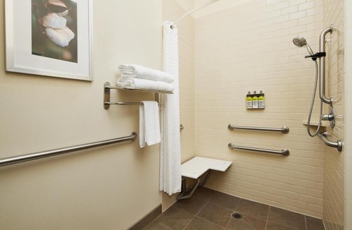 Valdosta Hotel | Candlewood Suites Valdosta Mall by IHG