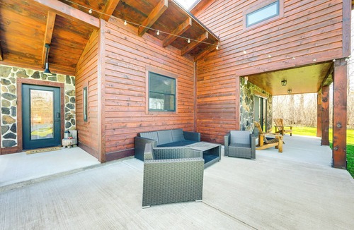 Hamilton House | Canoe, Grill & Relax: Bo's Hideaway on Leland Pond