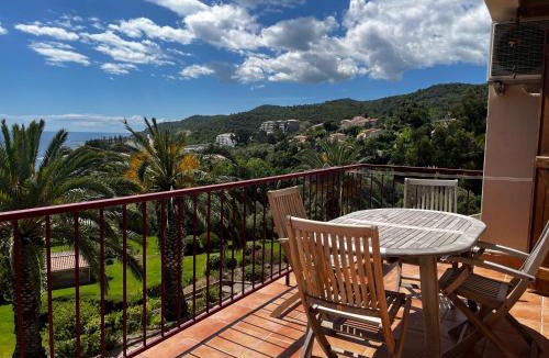 Solenzara Apartment | Cardellini 10- vue mer-piscine en résidence