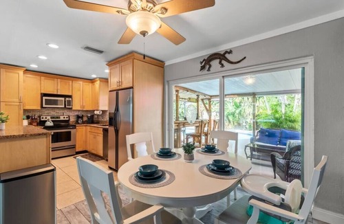 Seminole House | Caribbean Vibes Heated Pool 5 Miles to the Beach