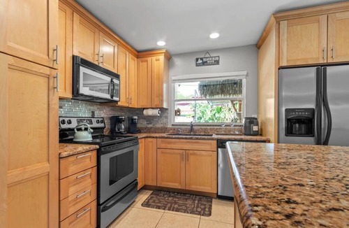 Seminole House | Caribbean Vibes Heated Pool 5 Miles to the Beach