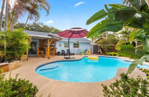 Seminole House | Caribbean Vibes Heated Pool 5 Miles to the Beach