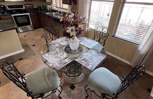 Casa Grande House | Casa Grande retreat 10 min from downtown, with a pool