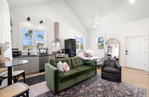 Historic Ybor Apartment | Casa Julieta Luxury Ybor-themed Studio