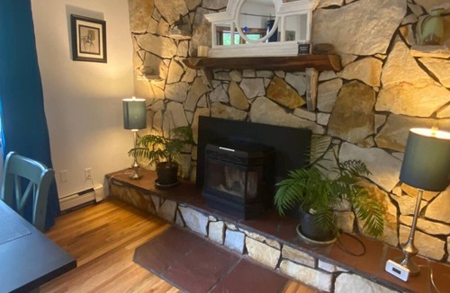 Purling House | Catskill Mt Retreat Close to Windham &Hunter Ski Resorts & Hudson Train Sleeps 6