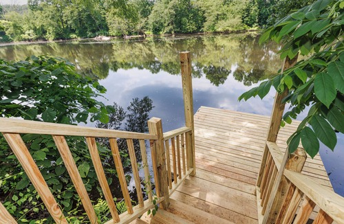 Lake Katrine House | Catskills River Retreat: Large Waterfront 4BR Home Sleeps 11 Guests