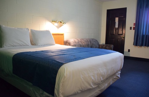 Bracebridge Hotel | Cedar Lane Motel