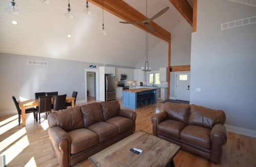 Tobermory House | Cedar Shoals Cottage