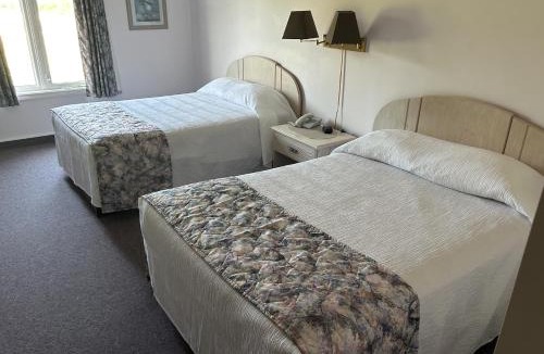 Sauble Beach Hotel | Centennial Motel