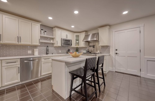 Lancaster House | Central Luxury 3-Level Home - Rooftop + Garage