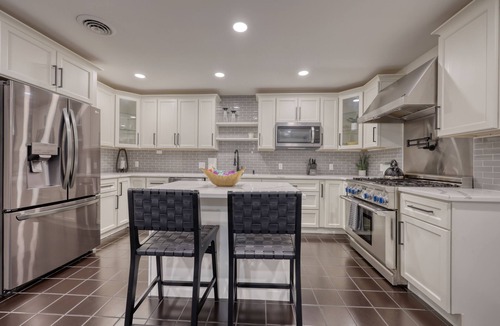 Lancaster House | Central Luxury 3-Level Home - Rooftop + Garage