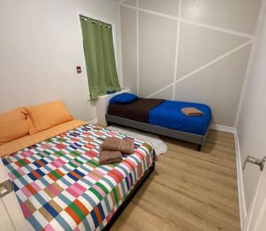 Bay Street Corridor House | Central Toronto Economical Stay-Stress Free Checkin