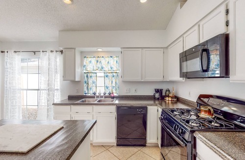 Casselberry House | Centrally located home with a firepit, recently renovated, & large enclosed yard