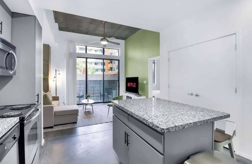 Evans Churchill Apartment | Centric 1BR |In HEART of DTPHX|Free Garage Parking