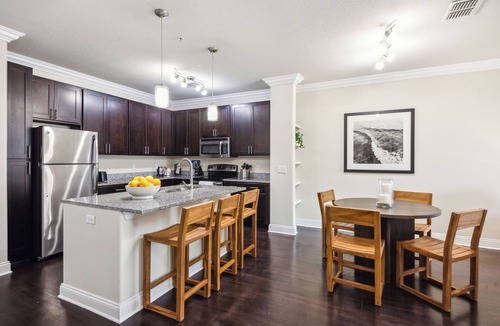 Florida Center North Apartment | Century Millenia
