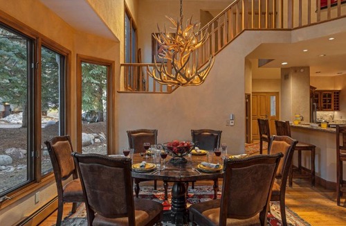Edwards House | Chalet Aster
