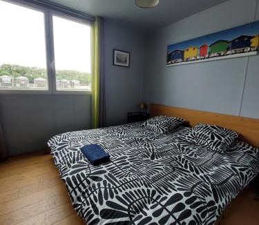 Sevres Boat Rental | Chambre en Seine chez Philippe