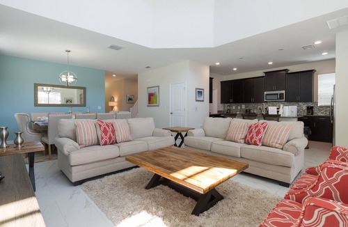 Davenport House | ⛱ Champions Gate -5★ Clubhouse - South Facing Pool - Onsite Tiki Bar & Grill ☀